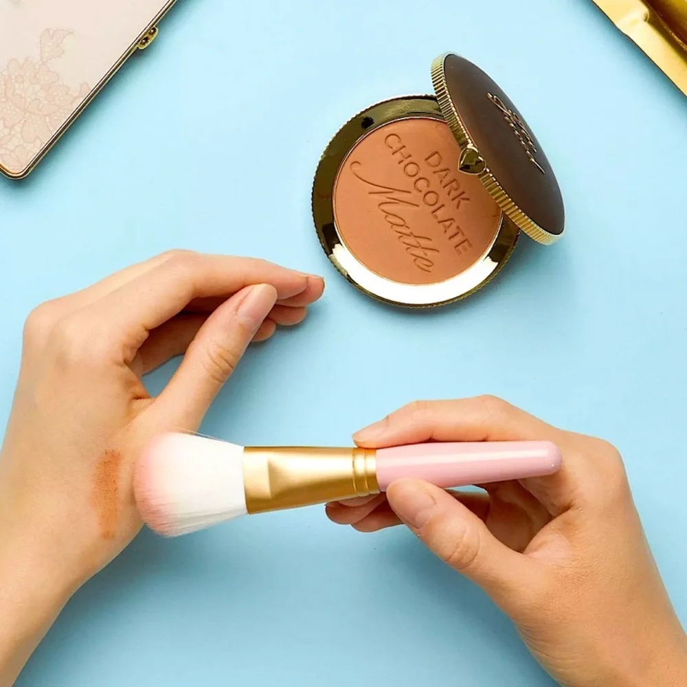 ‼️LAST ONE‼️🆕🌿🩷TOO FACED: Pink Powder Brush